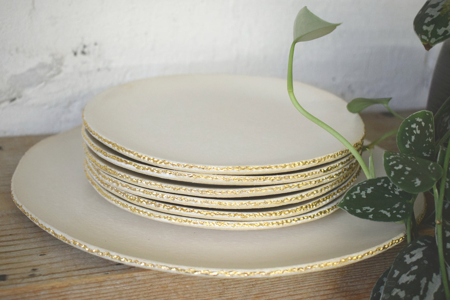 Dessert set /  six small plates, one serving plate