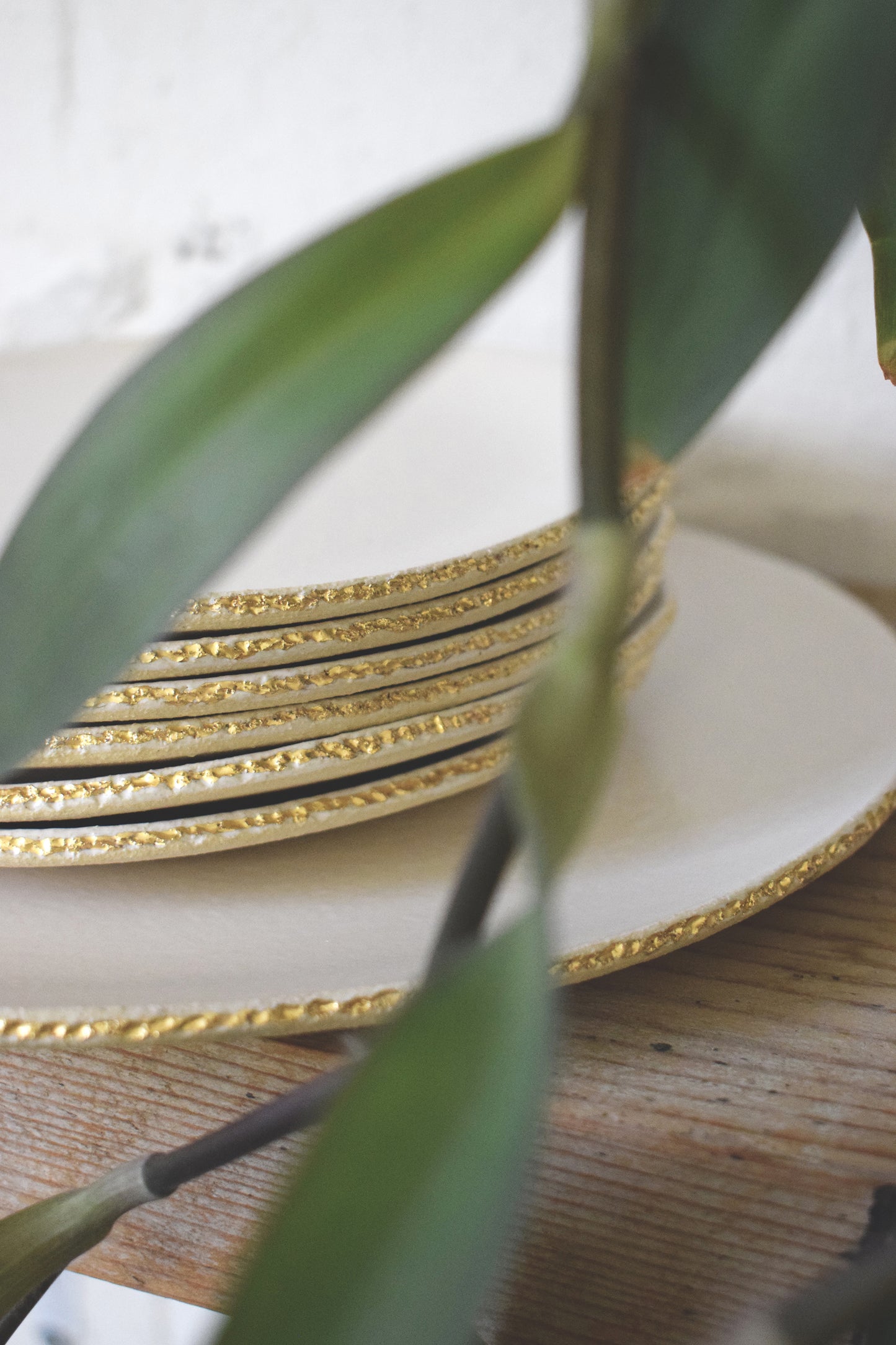 Dessert set /  six small plates, one serving plate